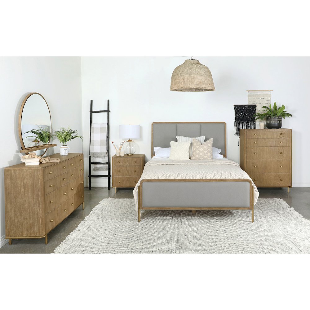 Sand Wash Rectangular 3-drawer Nightstand. Picture 10