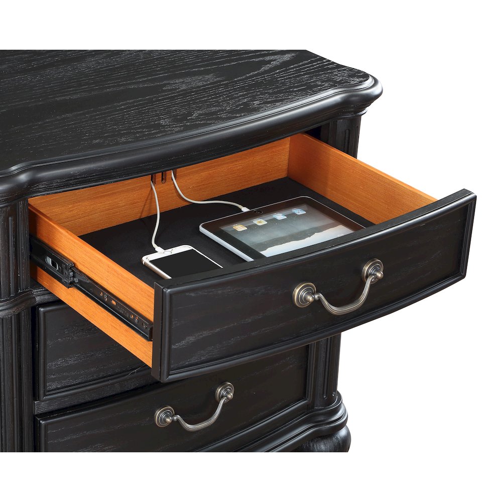 Black 3-drawer Nightstand. Picture 10