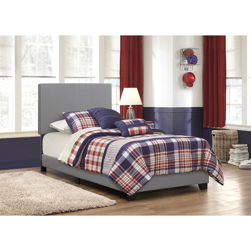 Upholstered Panel Bed. Picture 2