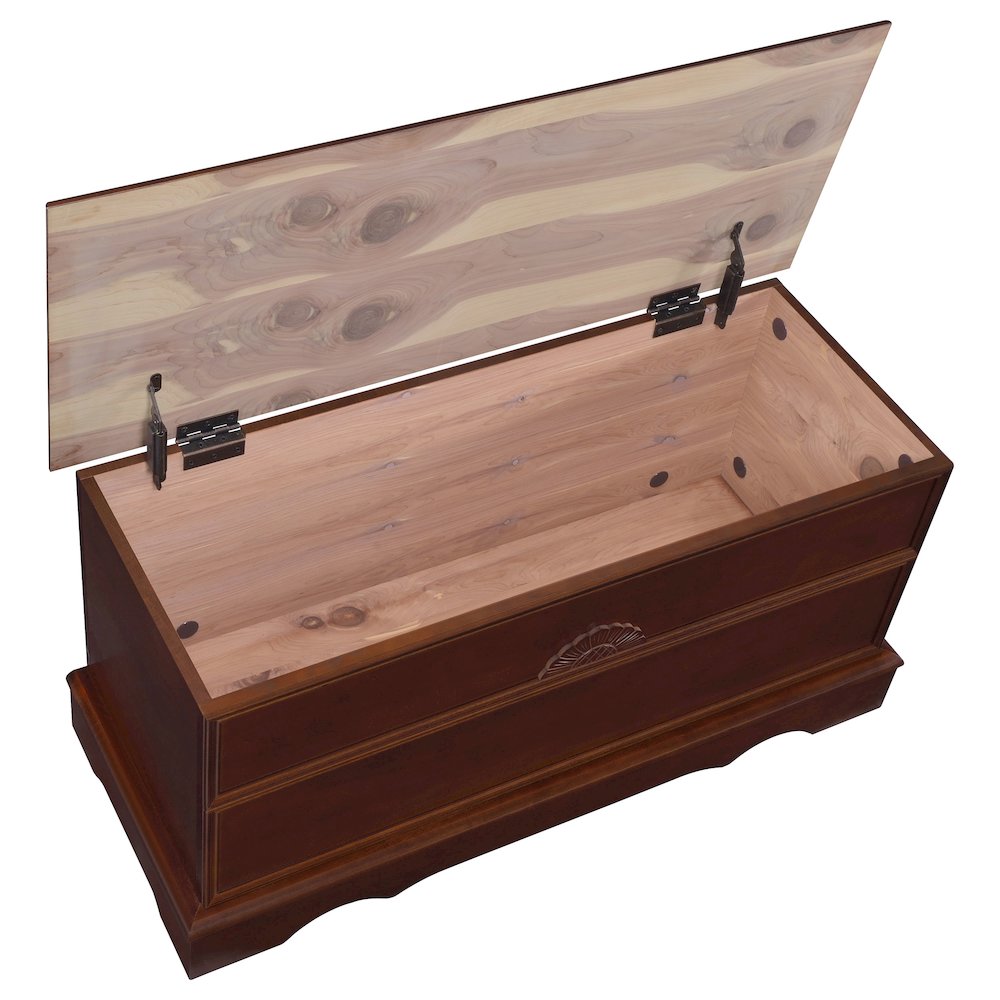 Cedar Chest. Picture 4