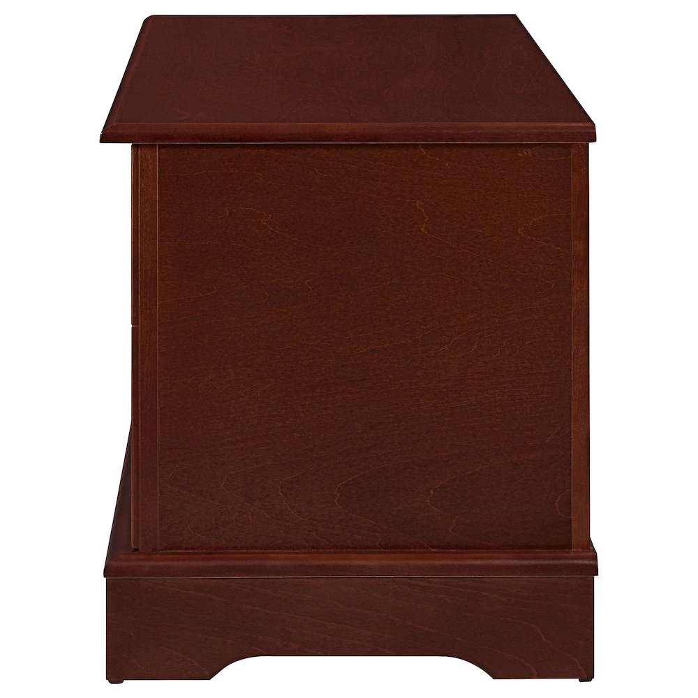 Cedar Chest. Picture 7