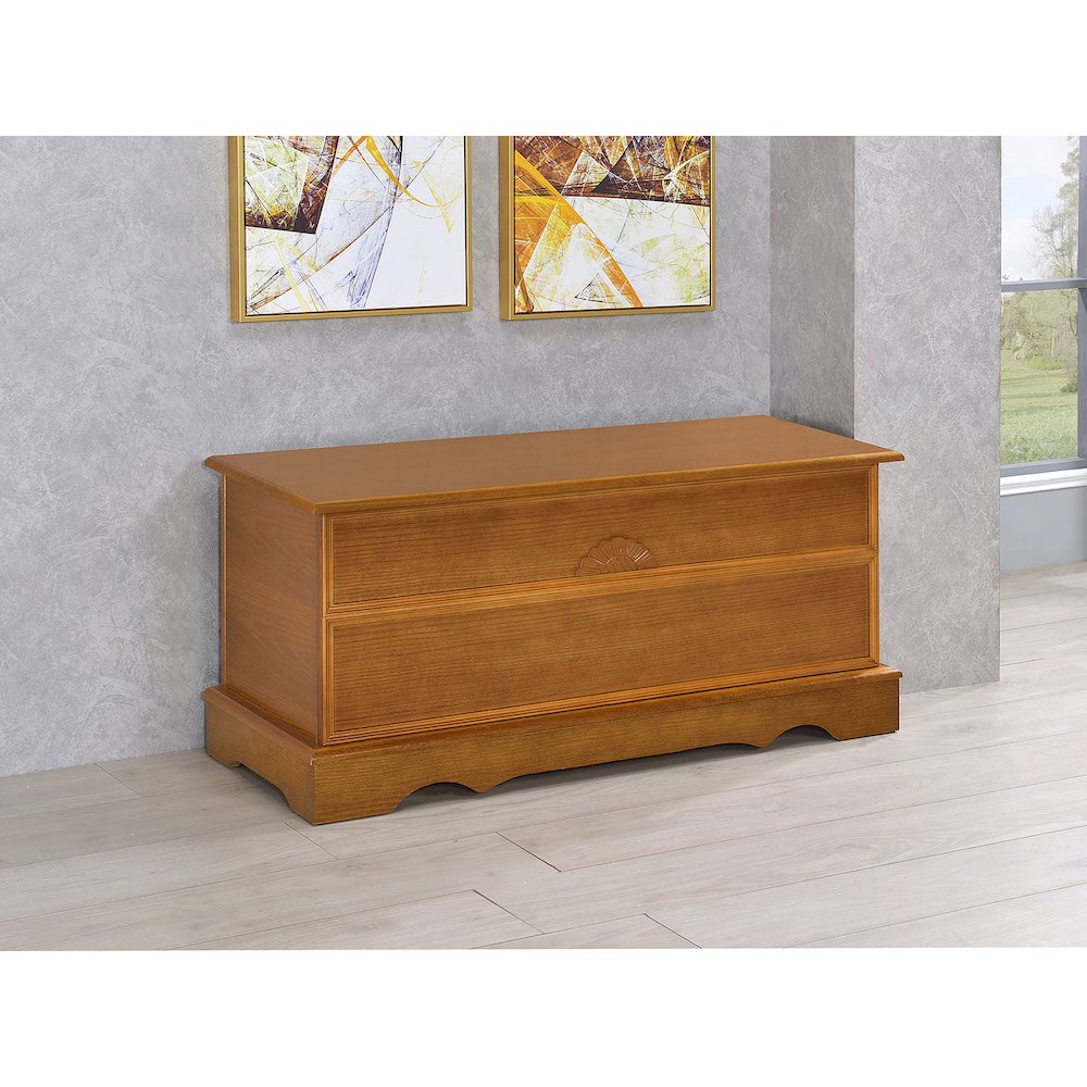 Cedar Chest. Picture 2