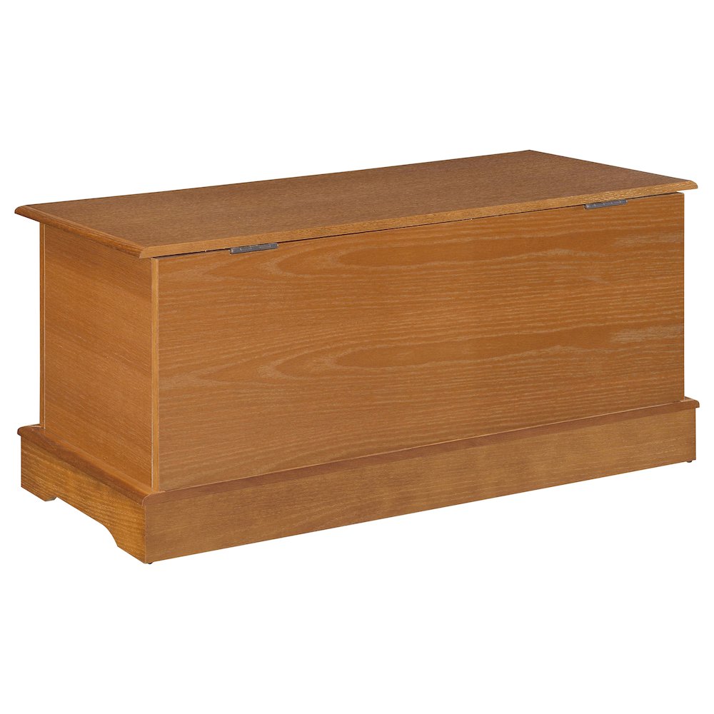 Cedar Chest. Picture 8