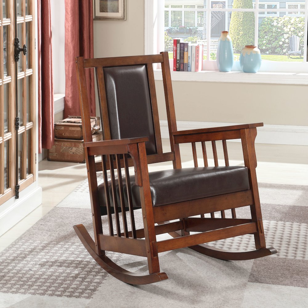 Traditional Rocking Chair. Picture 2