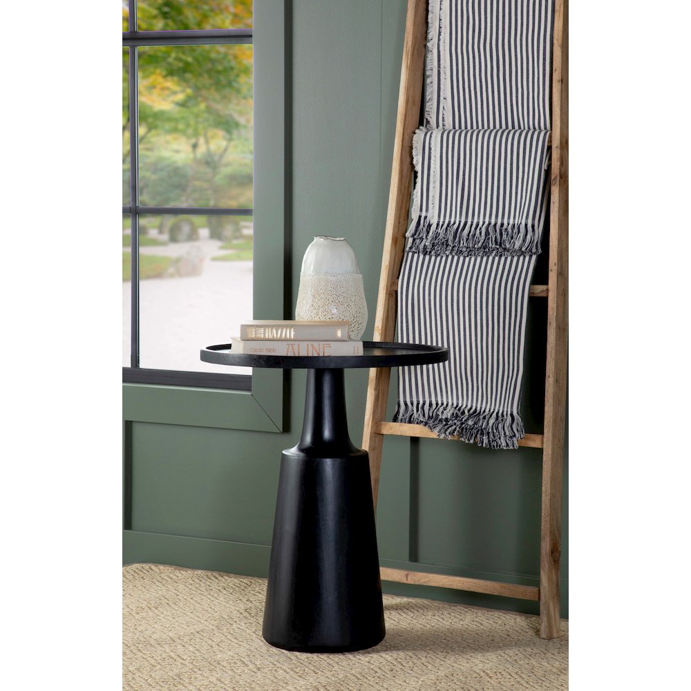 Round Top Pedestal Accent Table. Picture 2