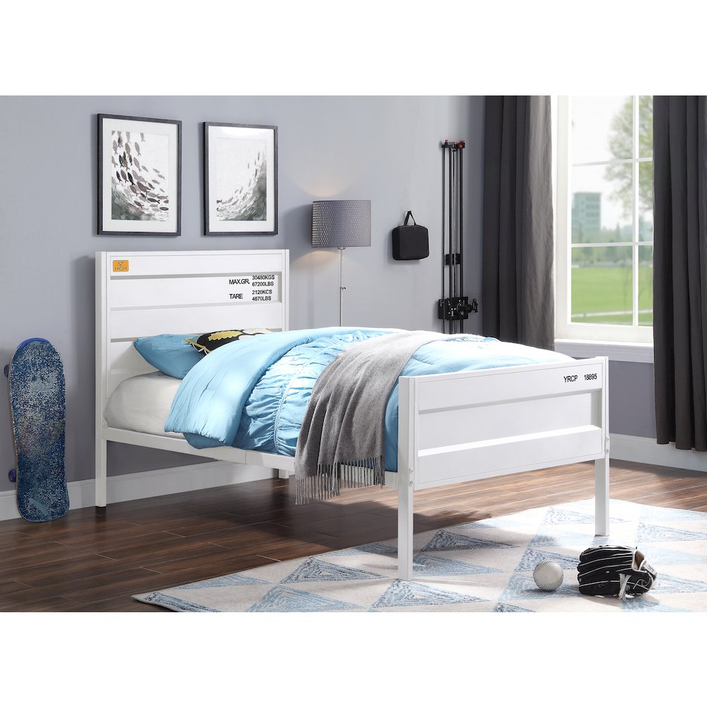 Full Platform Bed. Picture 5