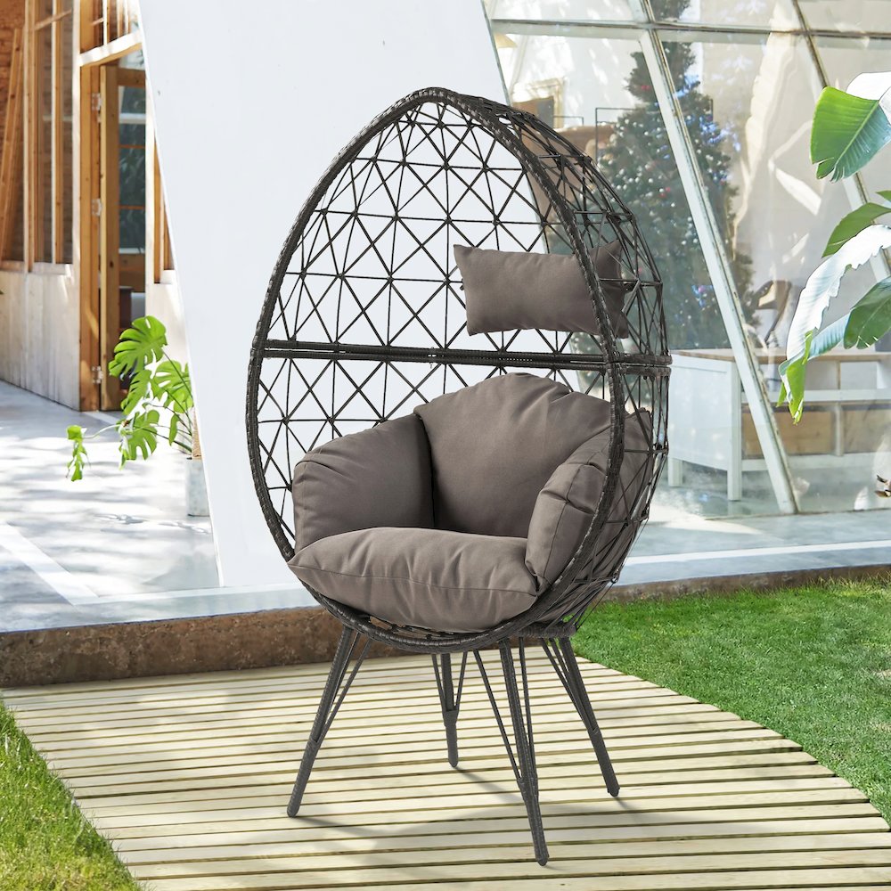Light Grey and Black Patio Chair with Upholstered Custhion. Picture 5