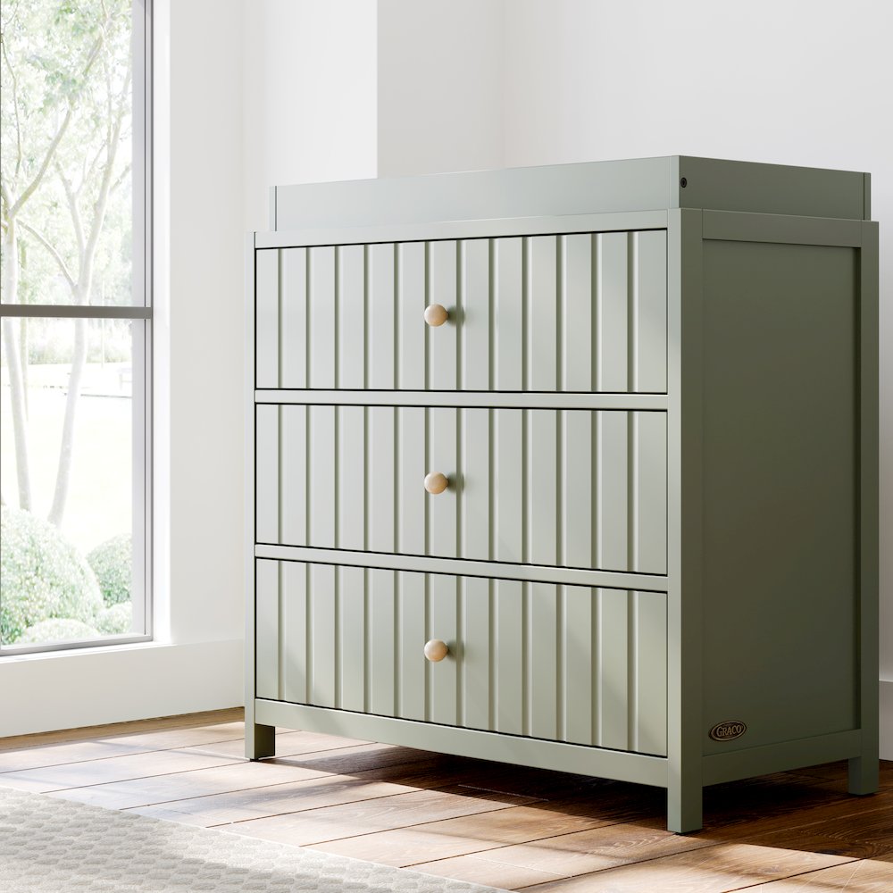 Graco Teddi 3 Drawer Chest with Changing Table Topper (Olive). Picture 2