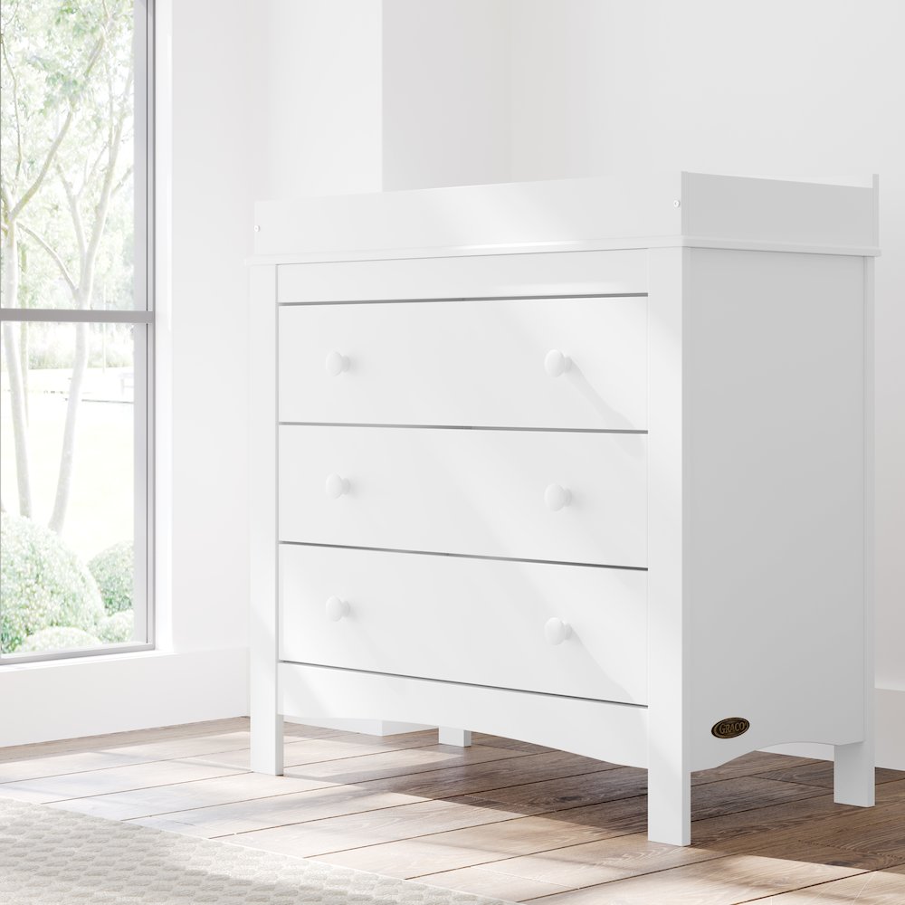 Graco Noah 3 Drawer Chest with Changing Topper (White). Picture 2