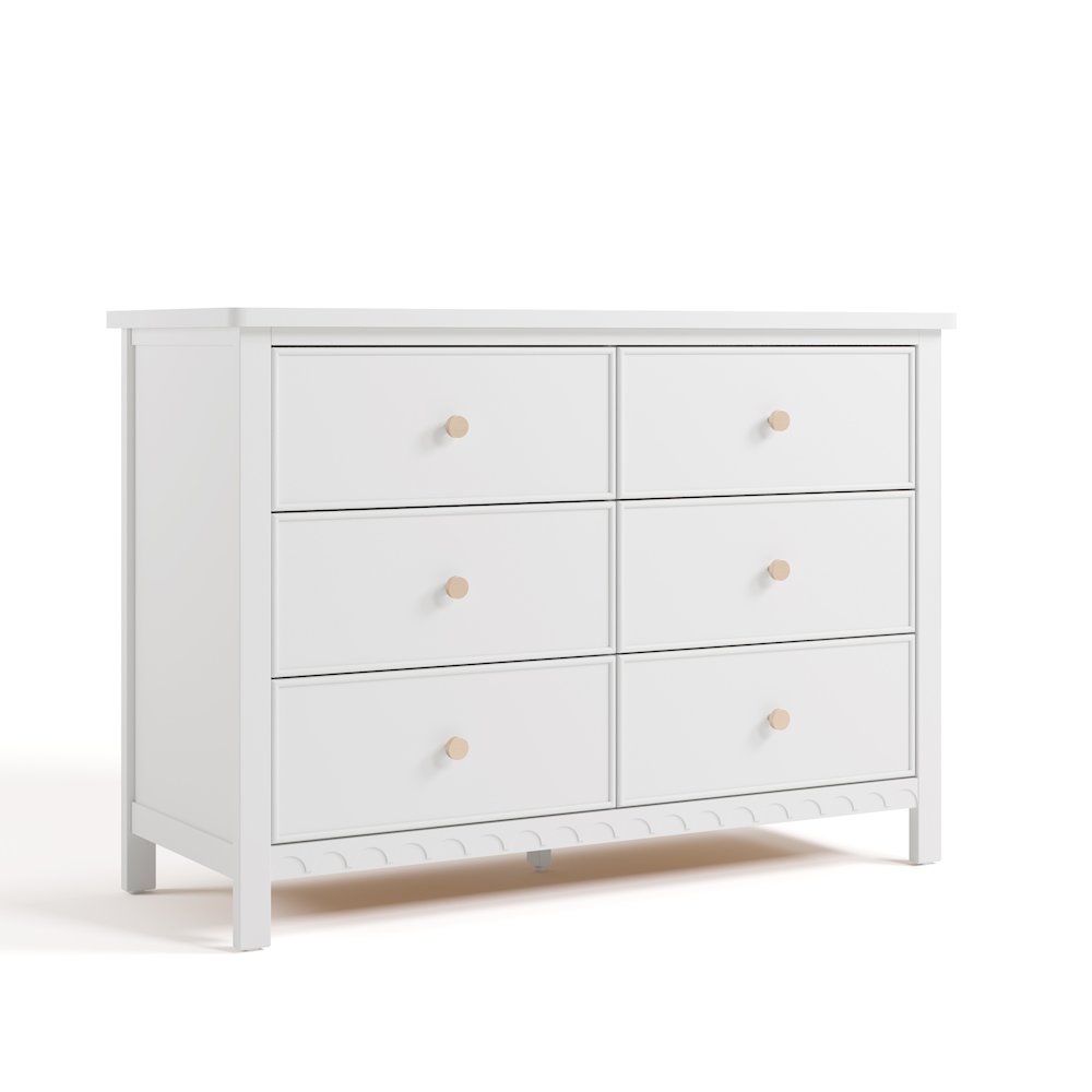 Graco Sasha 6 Drawer Dresser - White. Picture 1