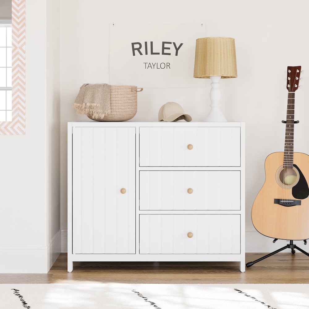 Graco Teddi Drawer Combo Dresser (White). Picture 2