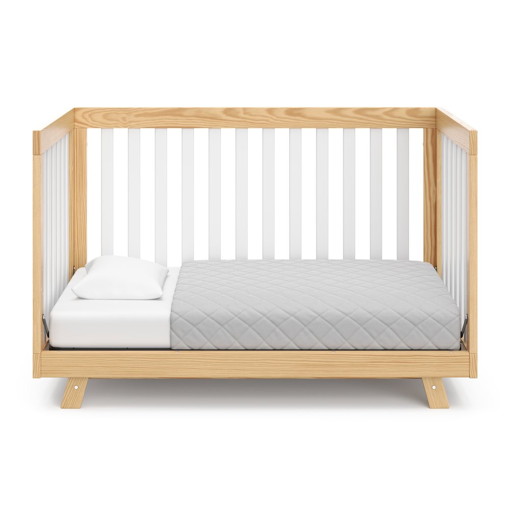 Storkcraft Beckett 3-in-1 Convertible Crib (Natural with White). Picture 7