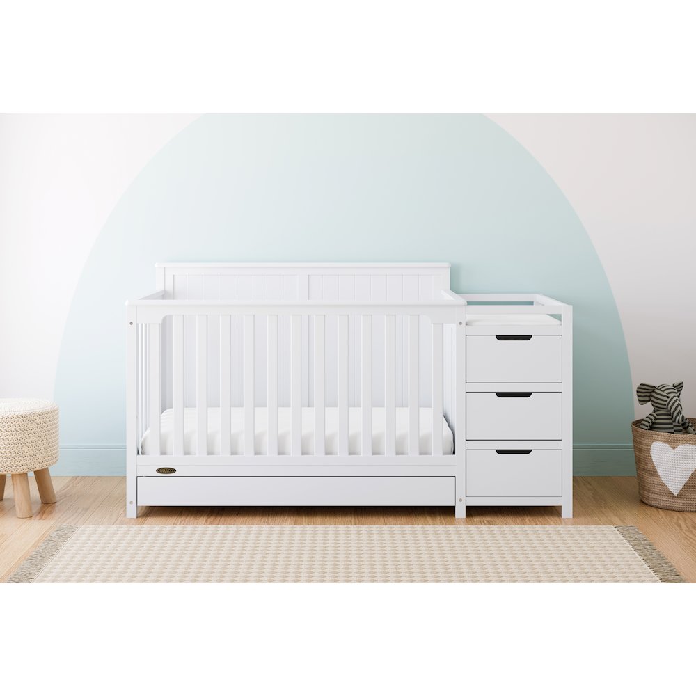 Graco Hadley 5-in-1 Convertible Crib and Changer with Drawer (White). Picture 2