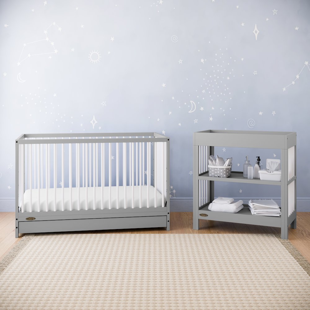 Graco Teddi 5-in-1 Convertible Crib with Drawer - Pebble Gray and White. Picture 2