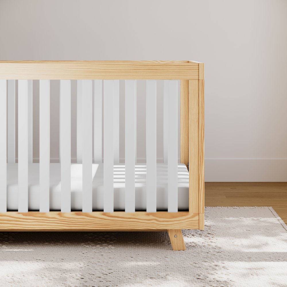 Storkcraft Beckett 3-in-1 Convertible Crib (Natural with White). Picture 2