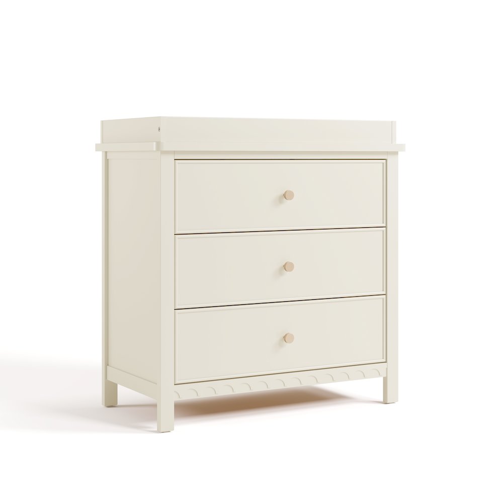 Graco Sasha 3 Drawer Chest with Changing Topper - Frosted Oat. Picture 1