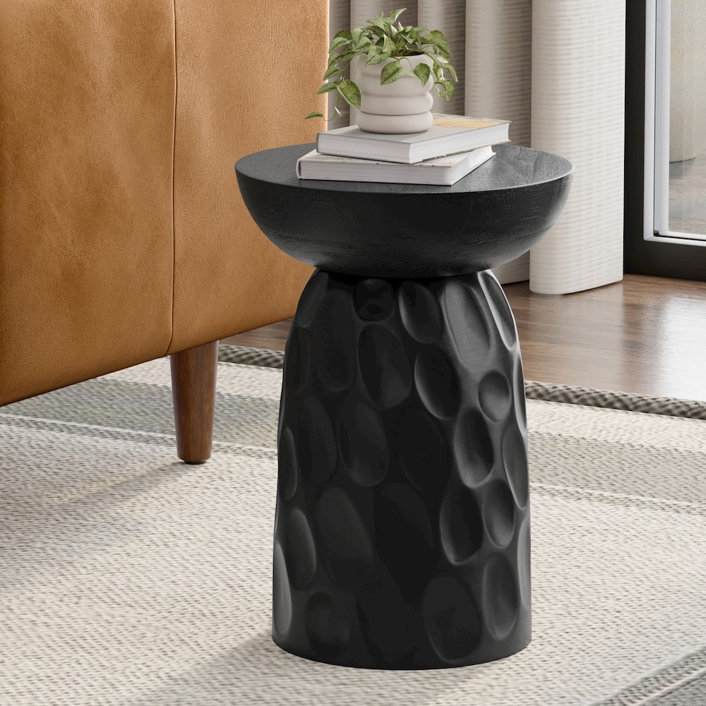 Boyd 13 inch Wide Solid Mango Contemporary V-Chisel Accent Table in Black. Picture 2