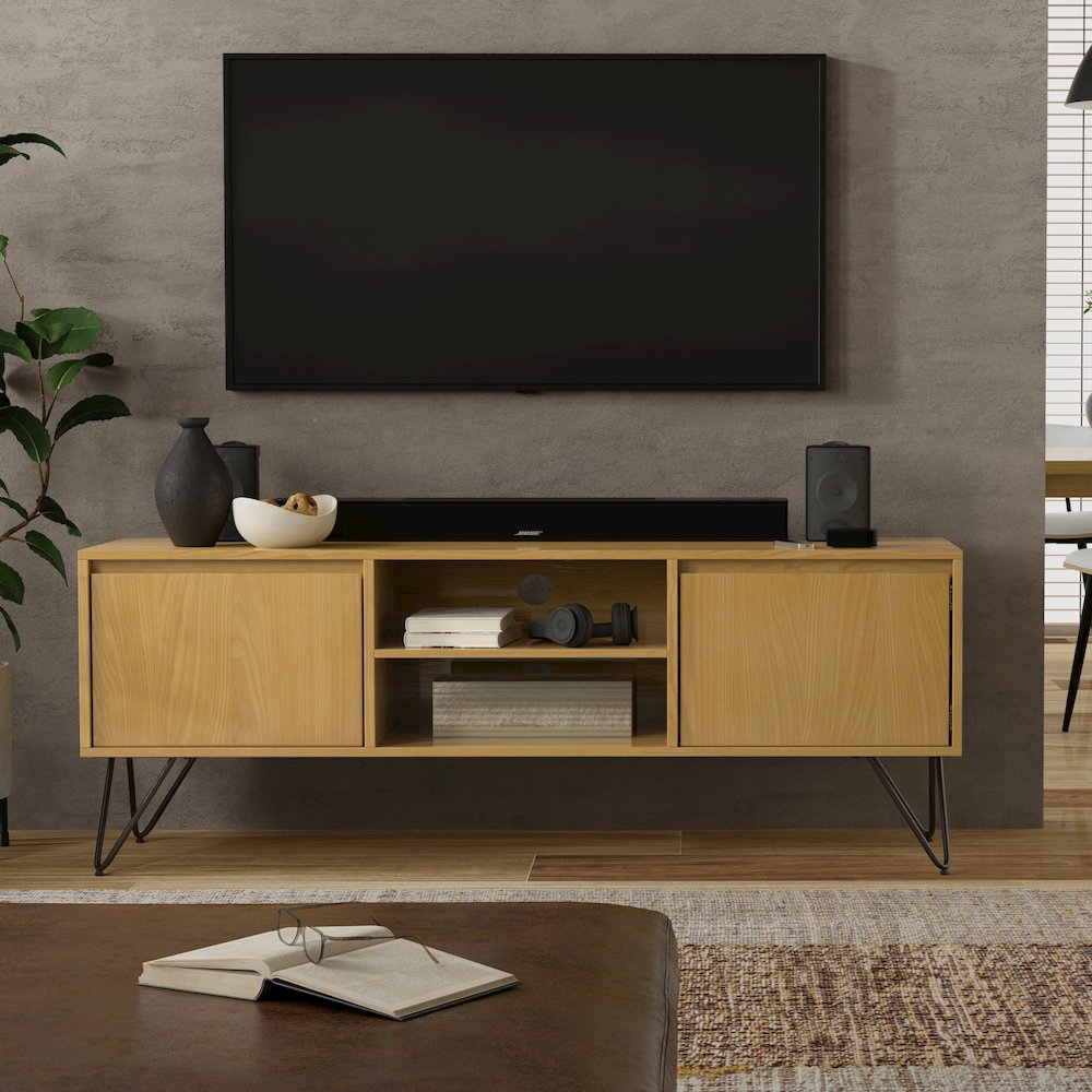 Hunter Tv Media Stand In Oak Veneer. Picture 5