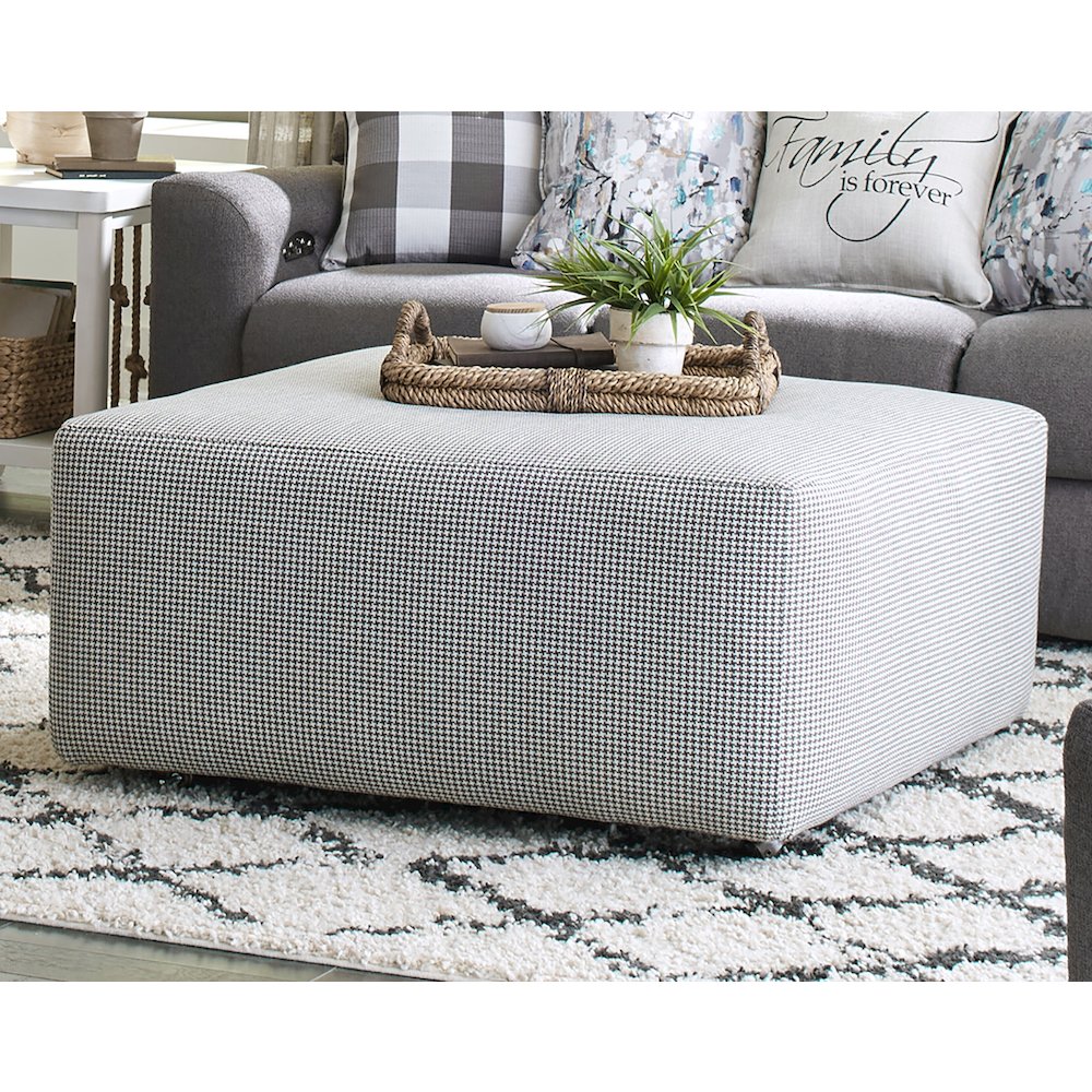 Searsport Castered Cocktail Ottoman. Picture 4