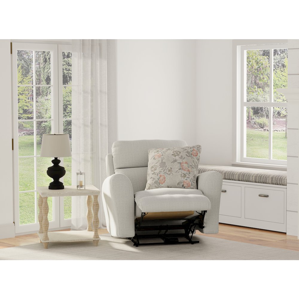Chappy Power Lay Flat Recliner. Picture 22
