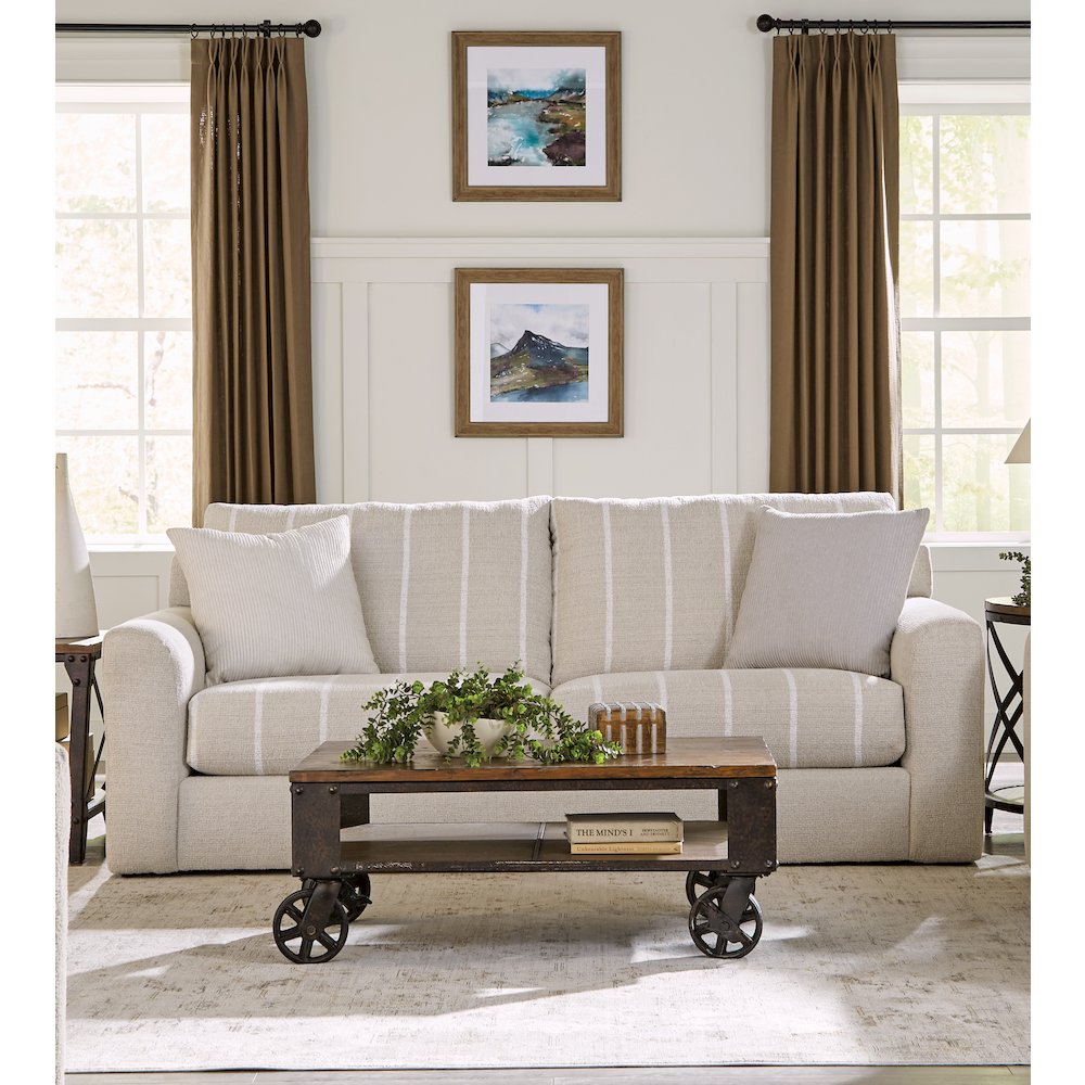 Lindsey Sofa in Brown Color. Picture 5
