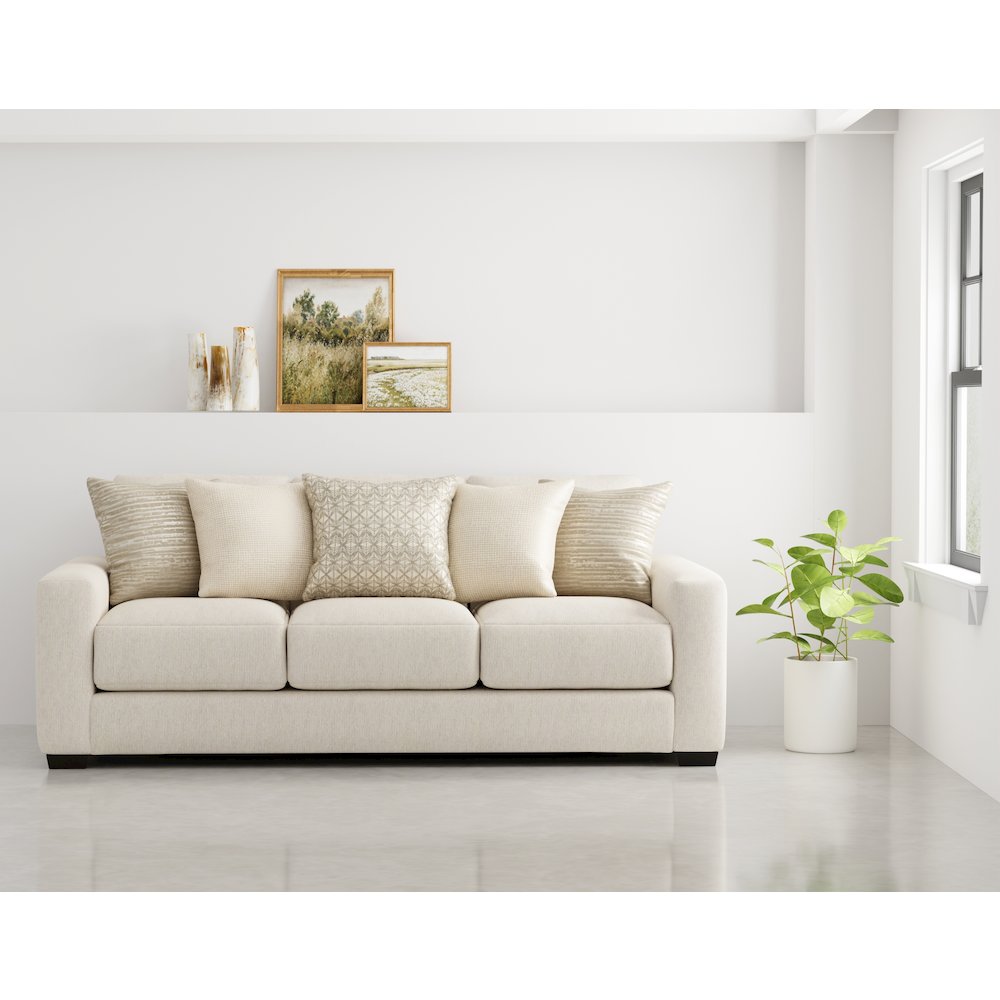 Hyde Park Sofa in Brown Color. Picture 7