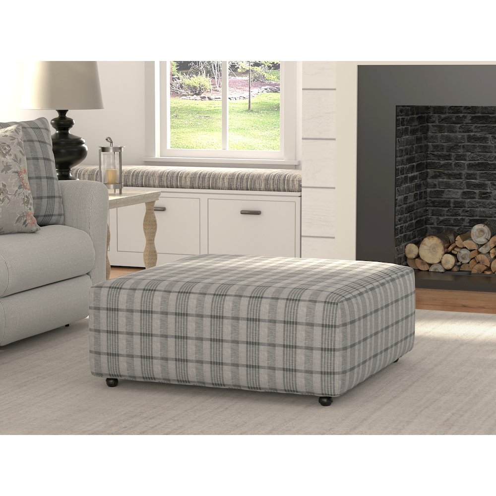 Chappy Castered Cocktail Ottoman. Picture 8