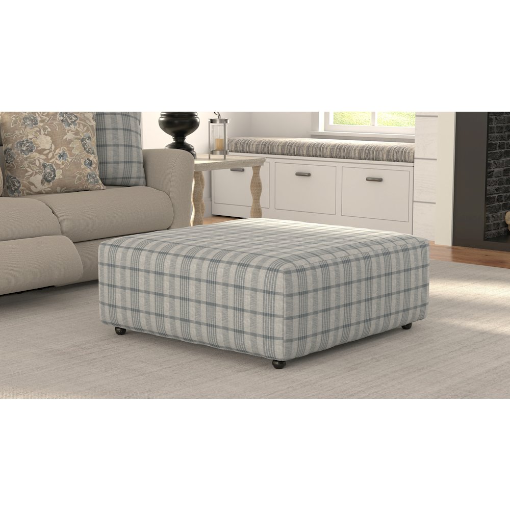 Chappy Castered Cocktail Ottoman. Picture 8
