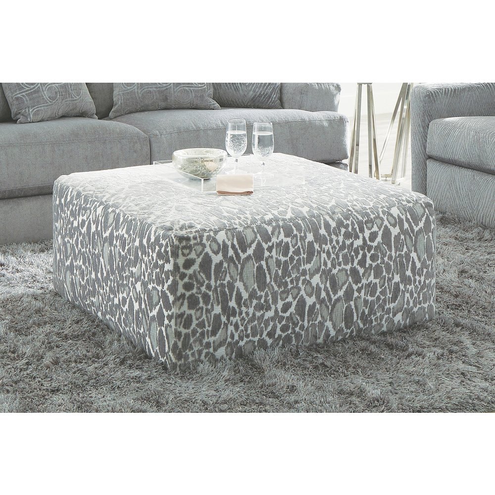 Lamar Cocktail Ottoman in Grey Color. Picture 2