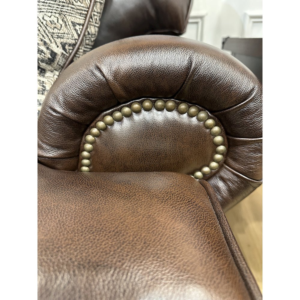 Roberto Top Grain Italian Leather Match Loveseat. Picture 13