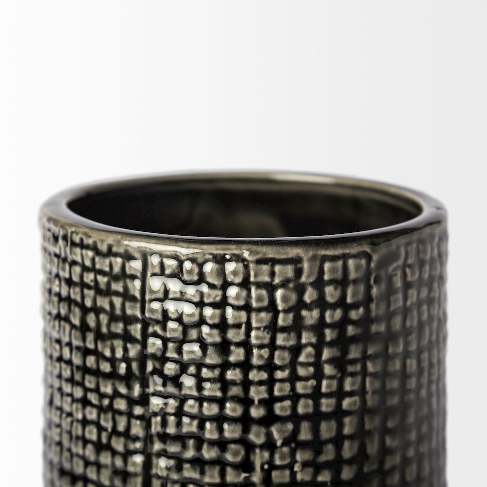 Kona II Medium Black/Gold Ceramic Vase. Picture 3