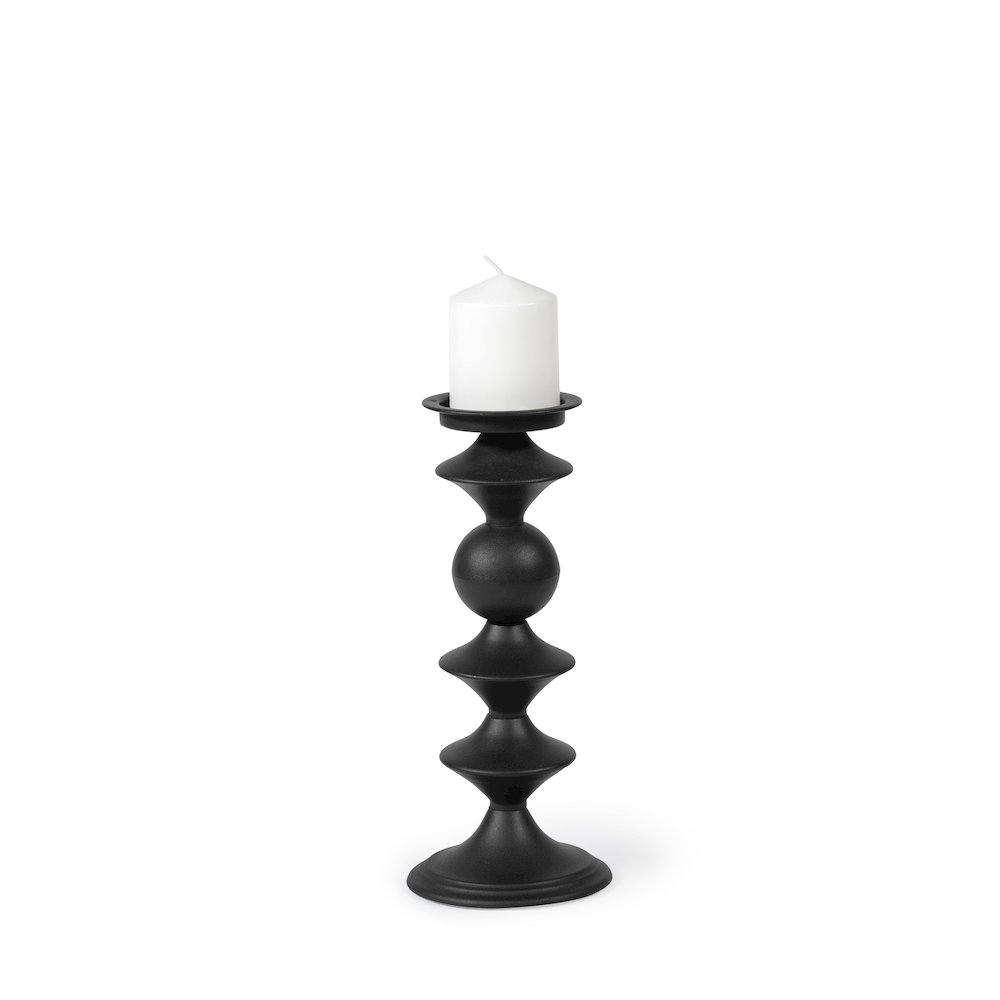 Candelero I Small Black Metal Grooved Table Candle Holder. Picture 1