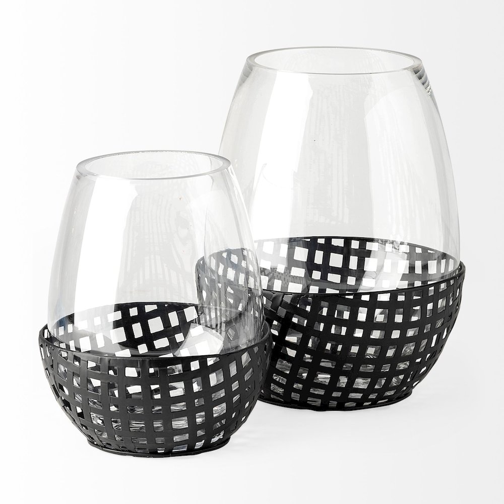 Reena I Small Black Woven Metal Base Table Candle Holder. Picture 2