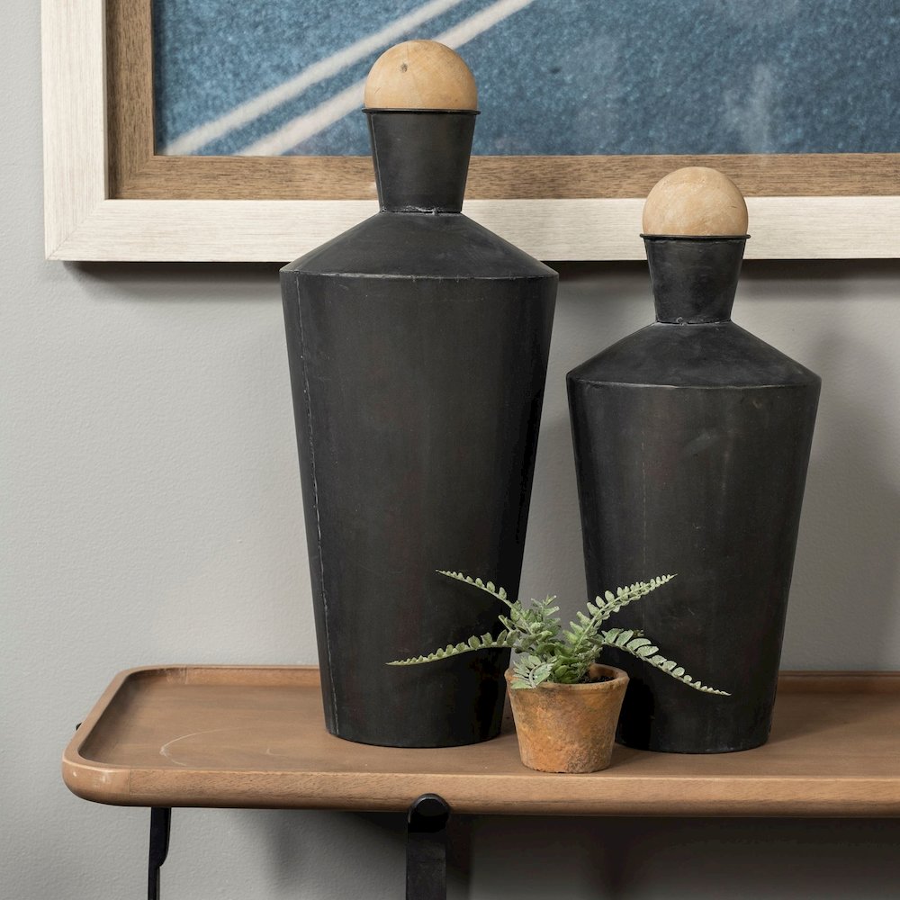 Asher Set of Two Black Metal Urns. Picture 9