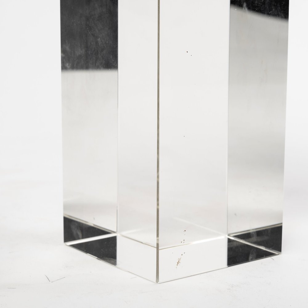 Isla (Large) 5L x 5W White Replica Resin Coral On Clear White Glass. Picture 4