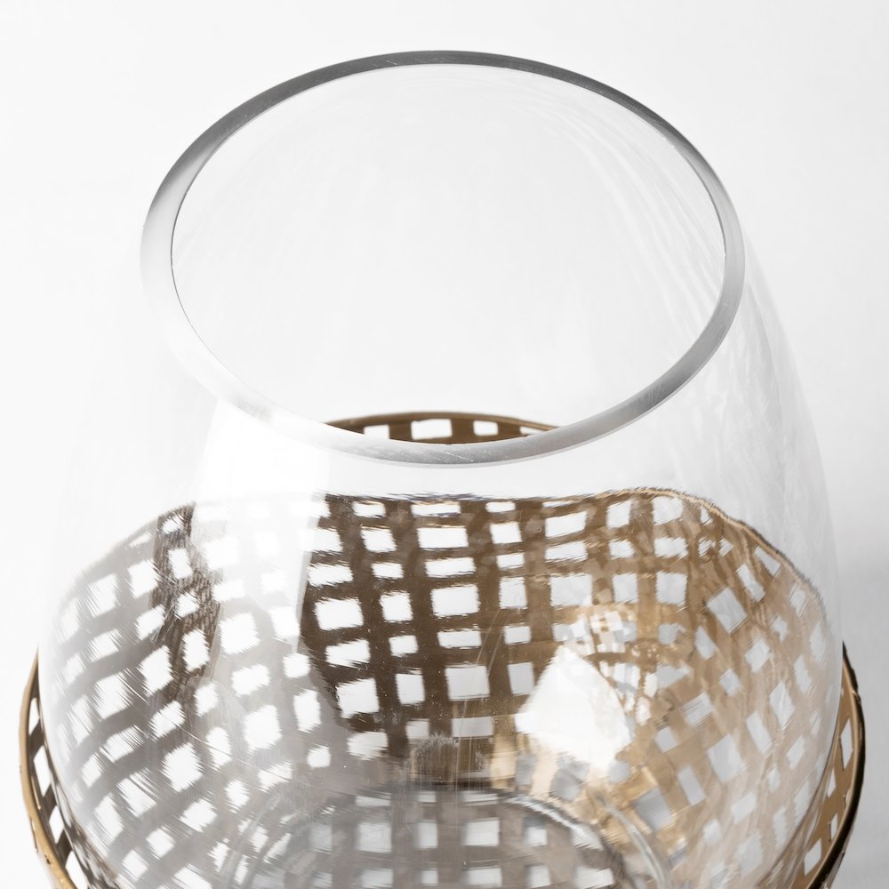 Reena I Small Gold Woven Metal Base Table Candle Holder. Picture 4