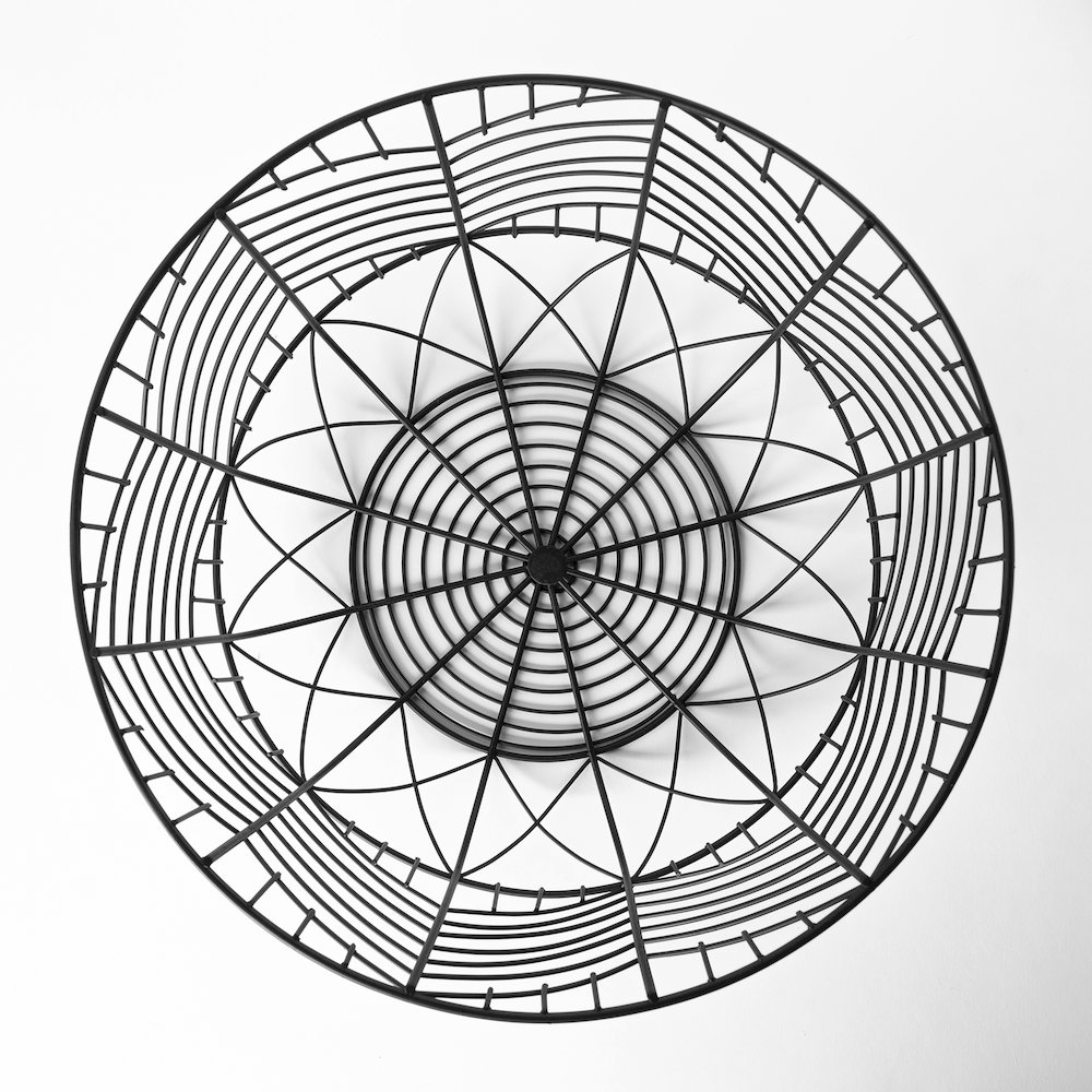 Idris Set of 2 Black Metal Geometric Mesh Bowls. Picture 3
