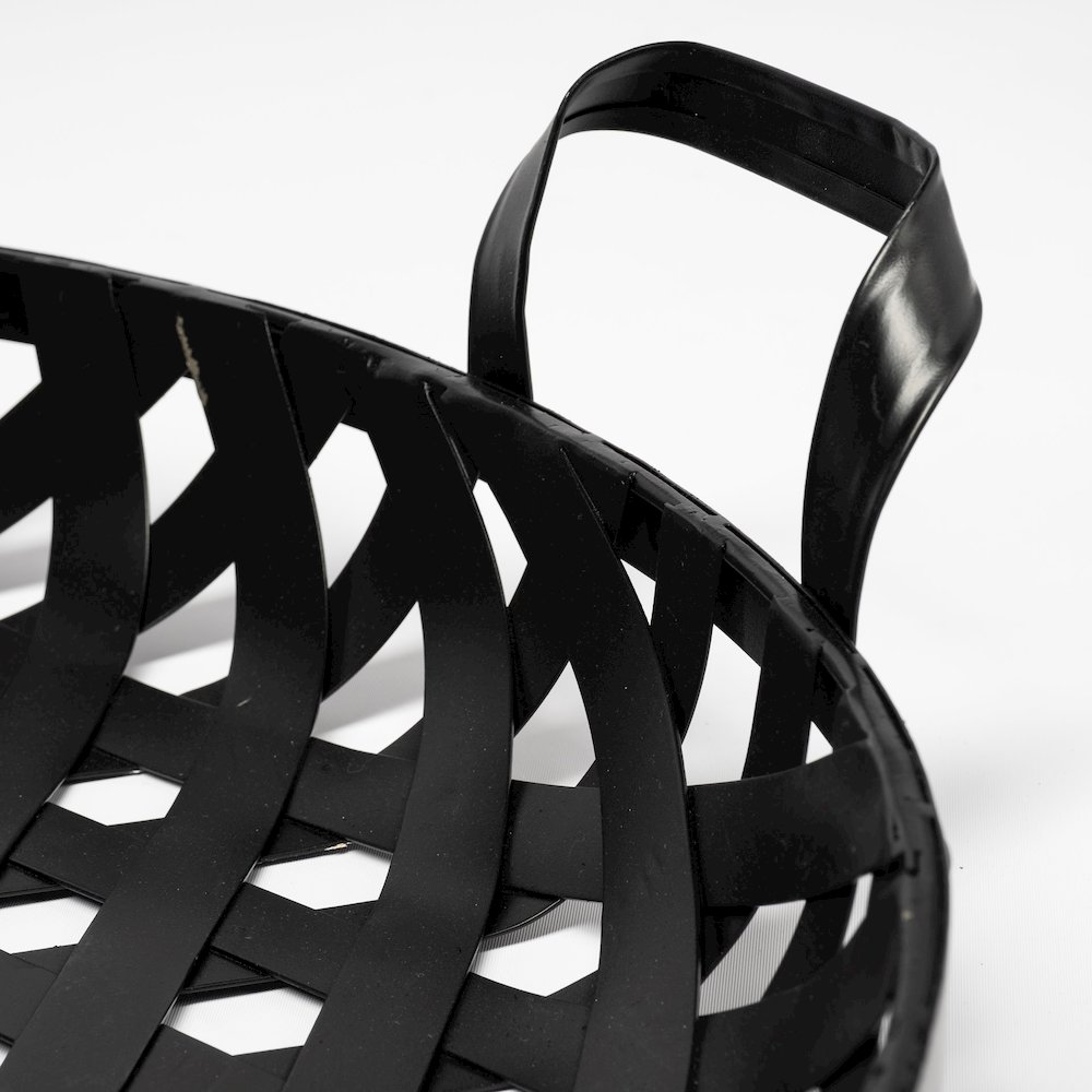 Lito (Set of 2) Black Woven Metal Round Serving Trays. Picture 6
