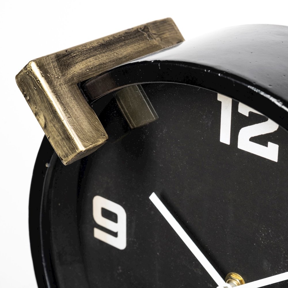 Agar Black Metal Round Table Clock. Picture 4