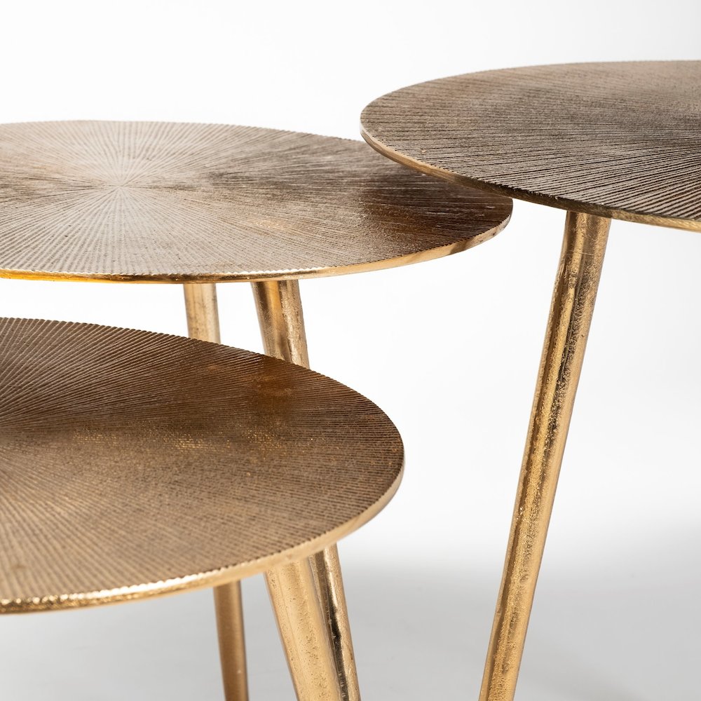 Reva I (Large) 24L x 24W Gold Round Top Cast Aluminum Accent Table. Picture 7