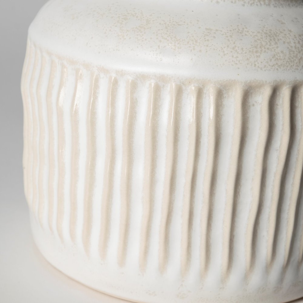 Judy Small Eggshell Ceramic Vase. Picture 4