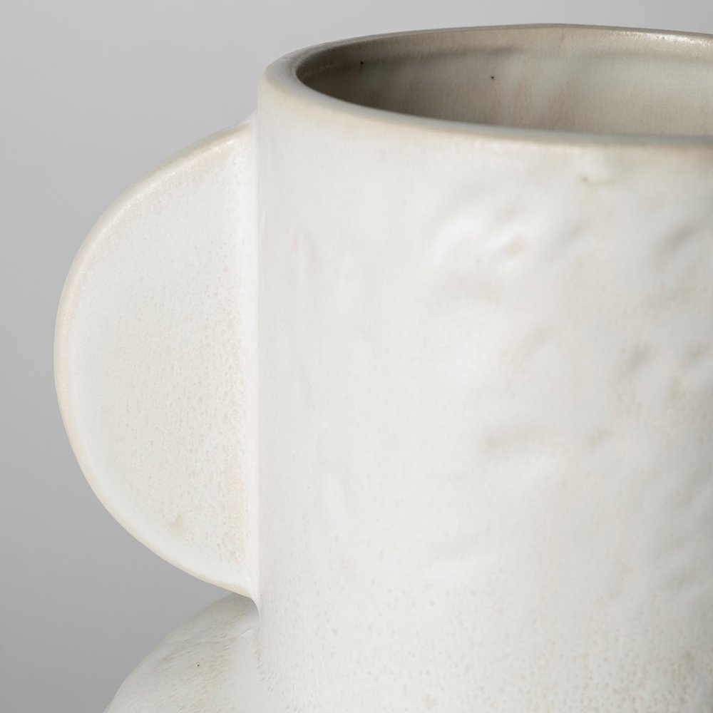 Judy Large Eggshell Ceramic Vase. Picture 3