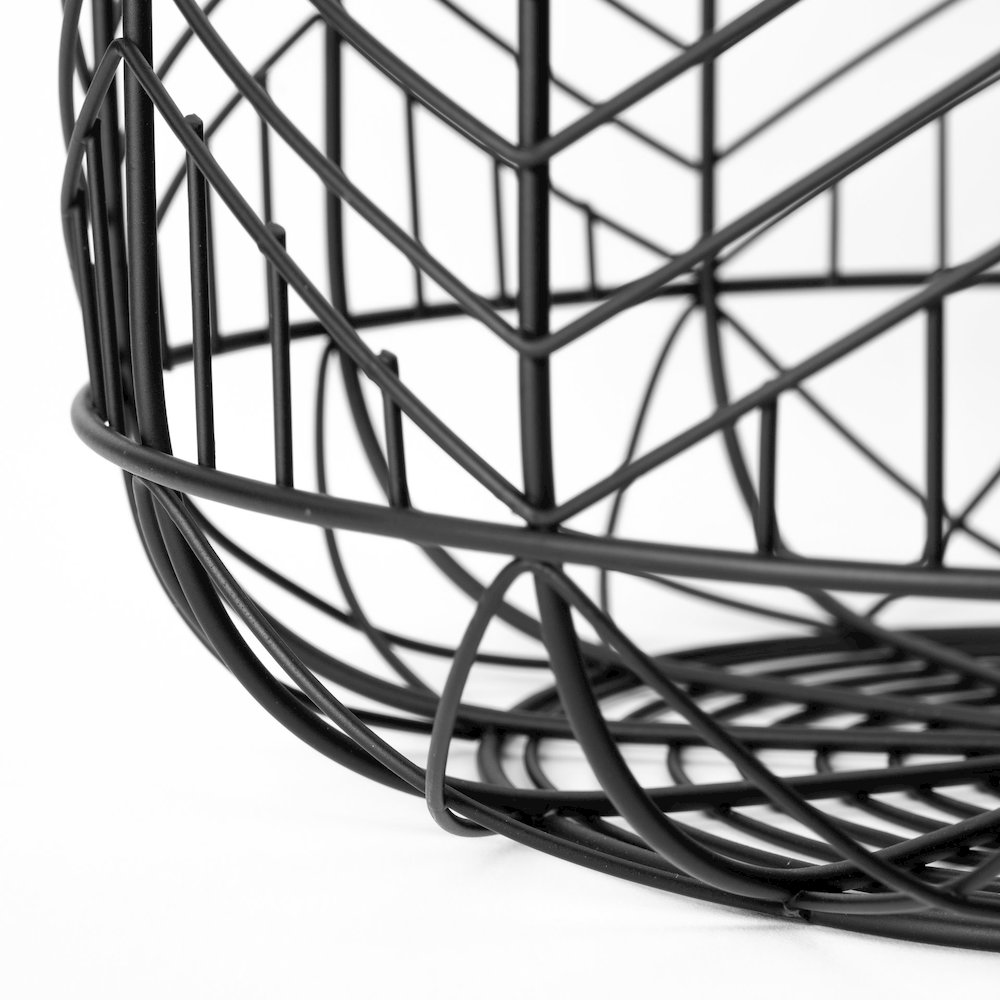 Idris Set of 2 Black Metal Geometric Mesh Bowls. Picture 5