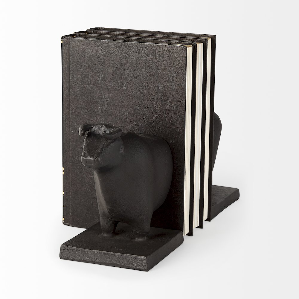 Taurus III (Set of 2) 9L x 4W Black Cast Aluminum Bull Bookends. Picture 3