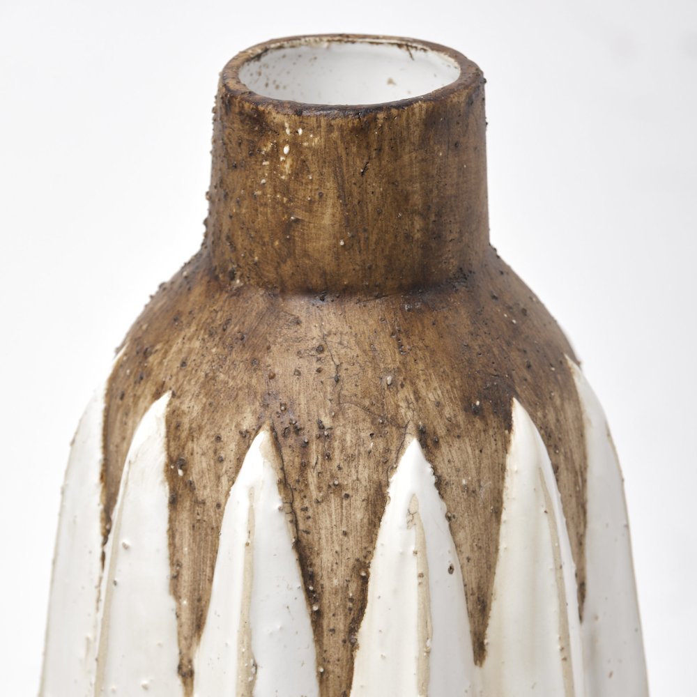 Sisko I Short Rustic Brown White Ceramic Vase. Picture 4