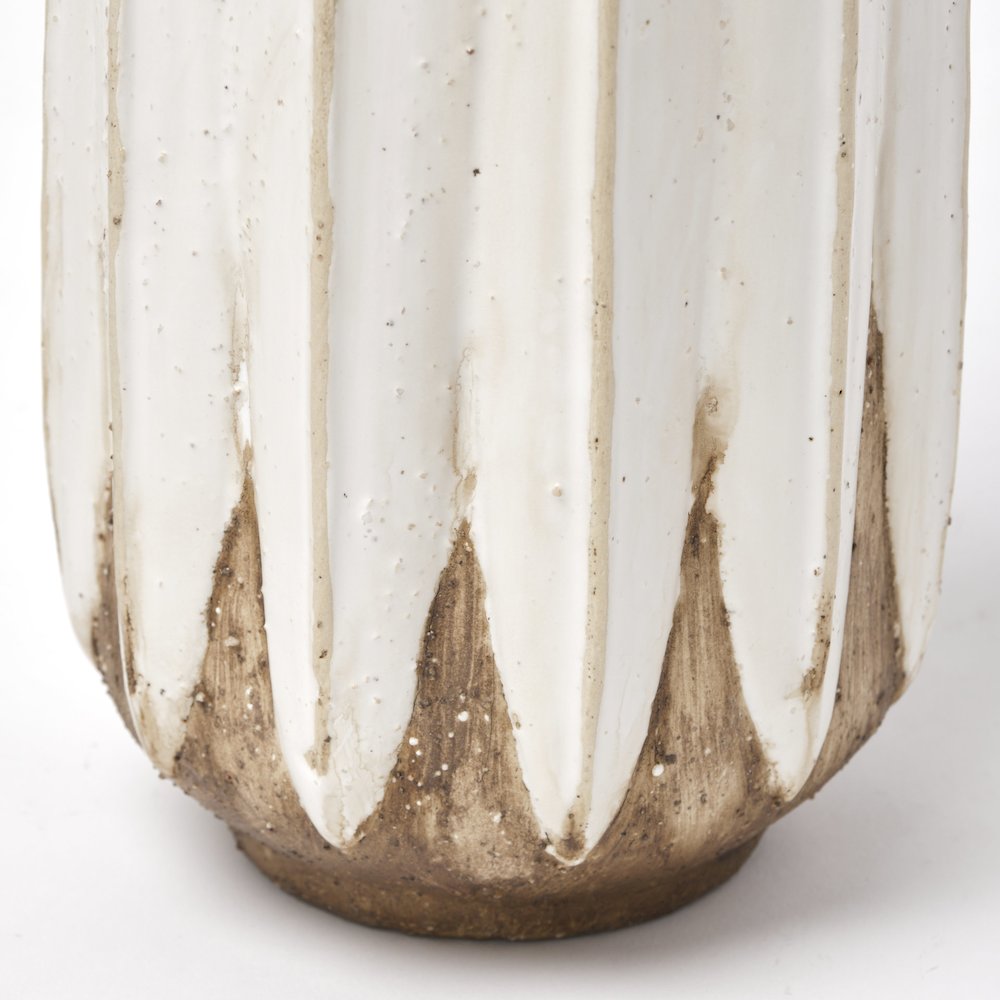 Sisko I Short Rustic Brown White Ceramic Vase. Picture 5