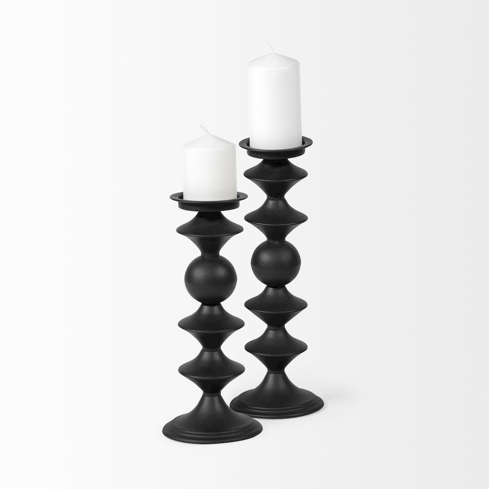 Candelero I Small Black Metal Grooved Table Candle Holder. Picture 3