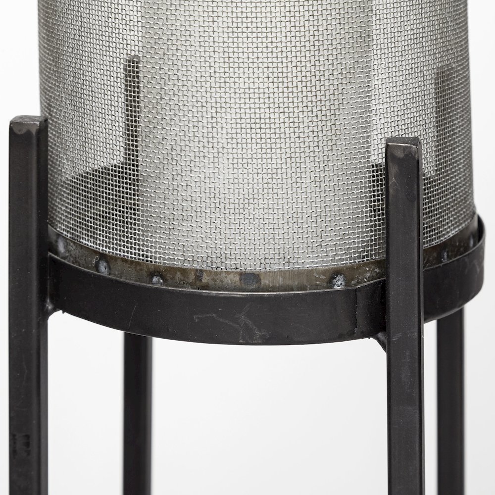 Steen Set of Two Black Meshed Metal Candle Holder Lanterns. Picture 5