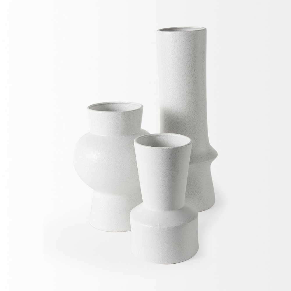 Laforge 17.3H White Ceramic Vase. Picture 2