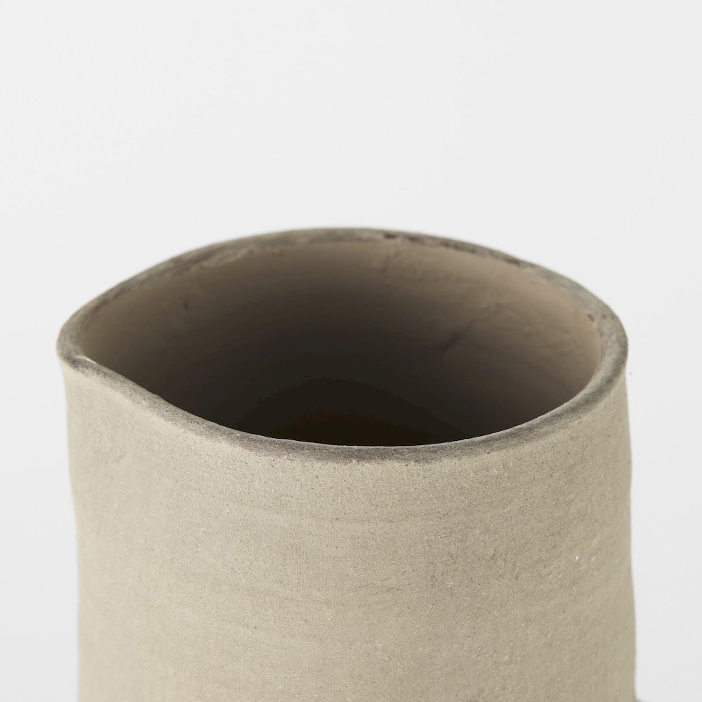Garand Medium 15H Two-Toned White Natural Ceramic Jug. Picture 7